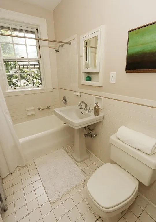 2 bed, 1 bath apartment for rent at 79 Martin St Unit 21, Neighborhood Nine — photo 5 of 8
