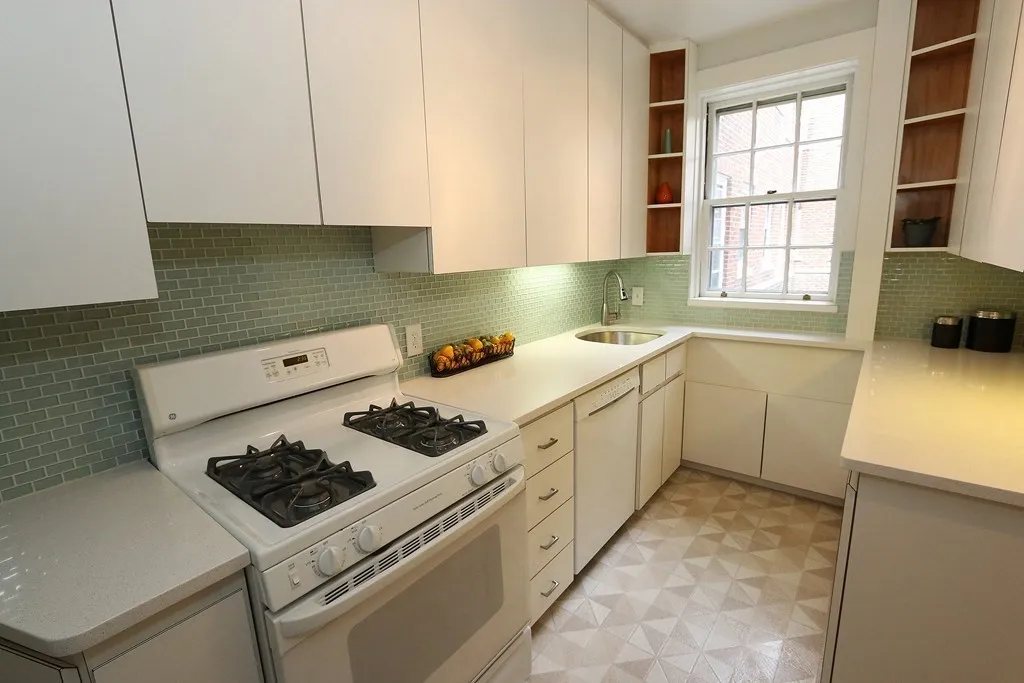 2 bed, 1 bath apartment for rent at 79 Martin St Unit 21, Neighborhood Nine — photo 3 of 8