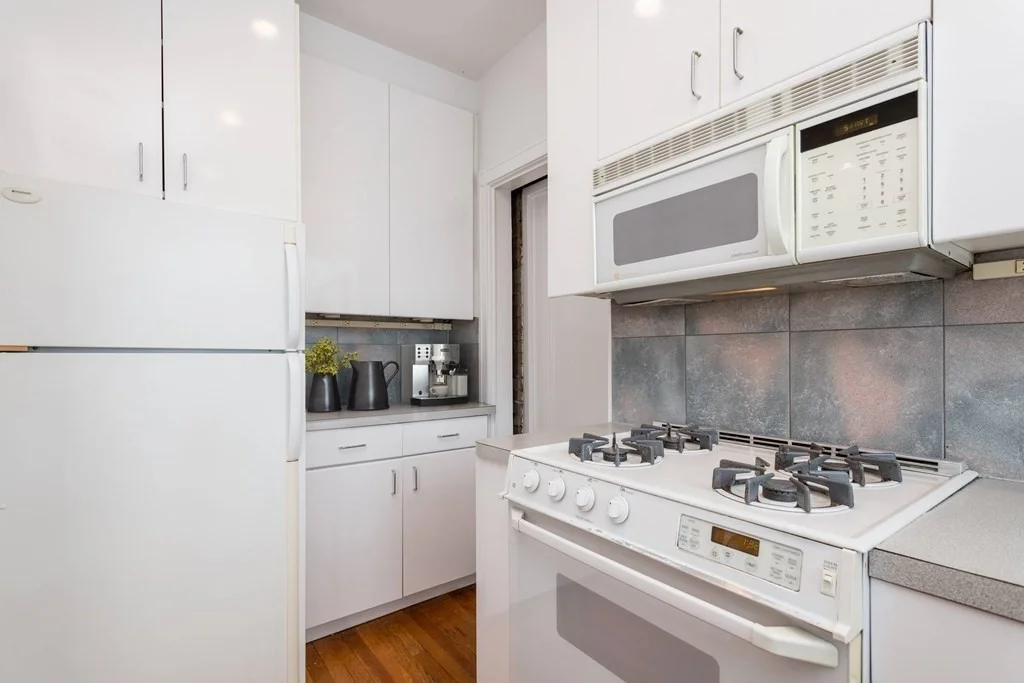 2 bed, 1 bath apartment for rent at 79 Martin St Unit 33, Neighborhood Nine — photo 8 of 14