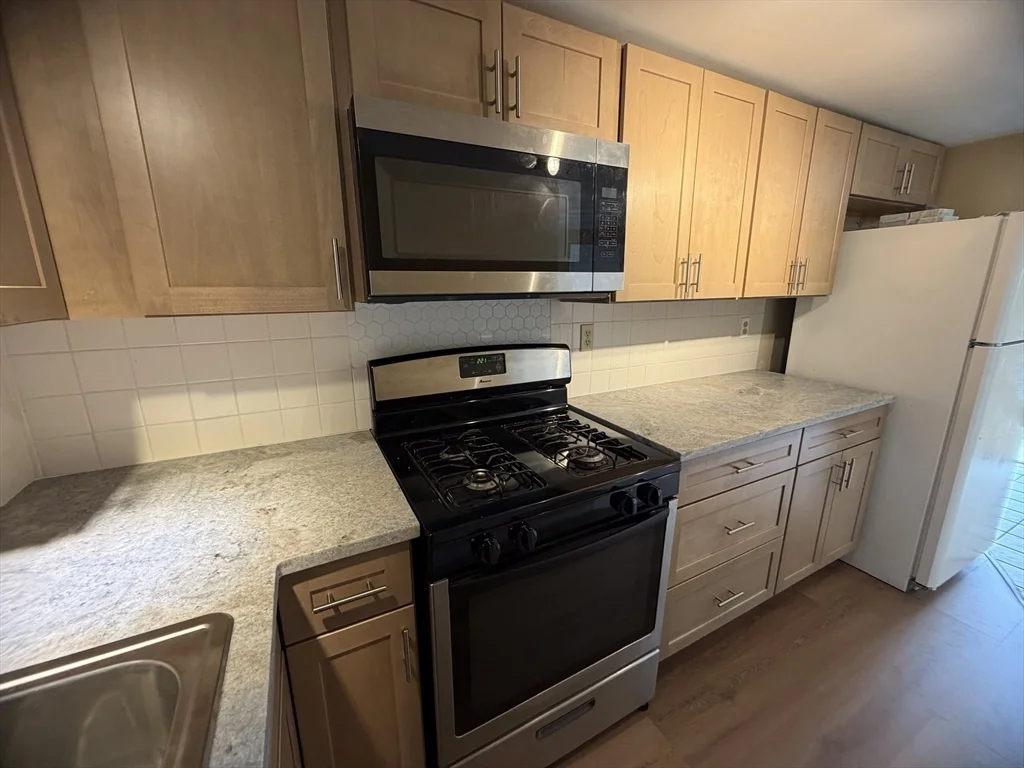 1 bed, 1 bath apartment for rent at 79 N Main St Unit A, North Bellingham — photo 10 of 22