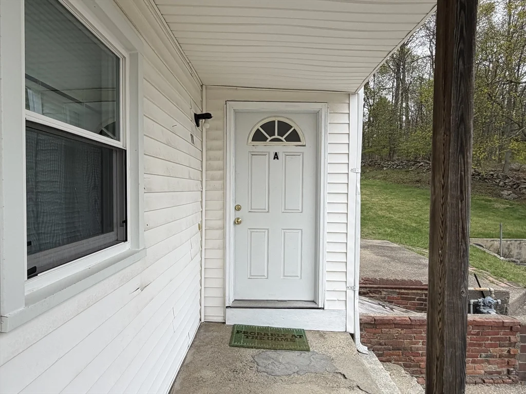 1 bed, 1 bath apartment for rent at 79 N Main St Unit A, North Bellingham — photo 4 of 22