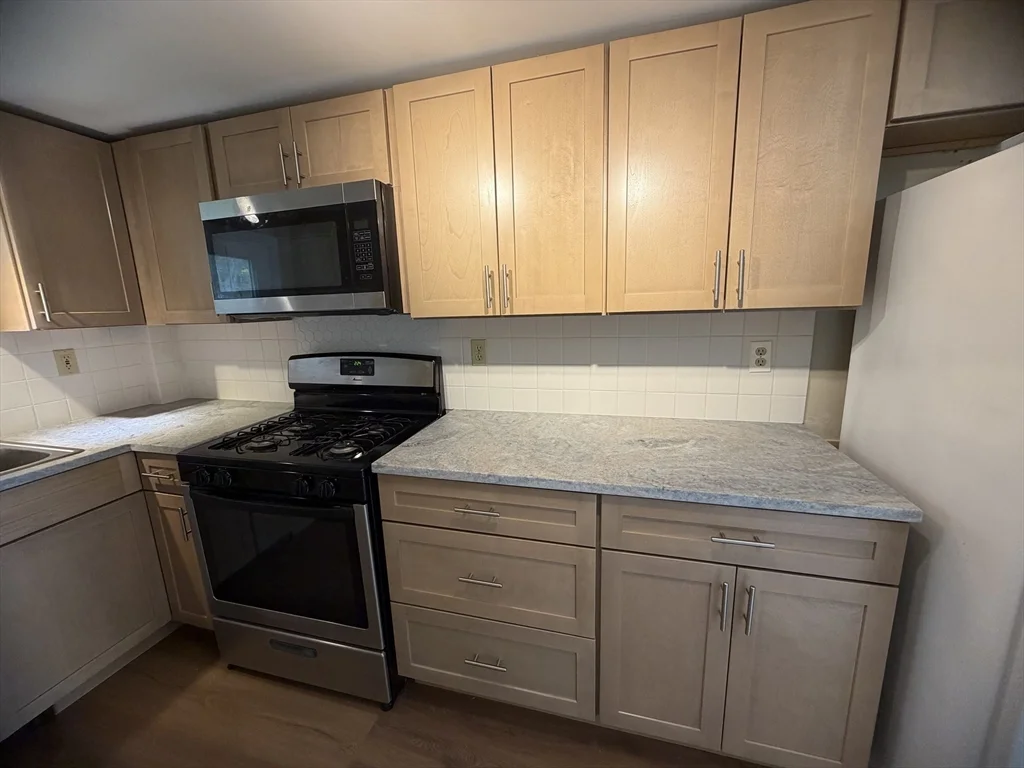 1 bed, 1 bath apartment for rent at 79 N Main St Unit A, North Bellingham — photo 9 of 22