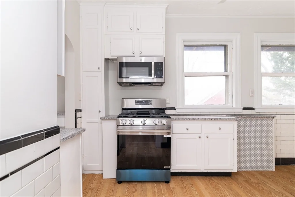 2 bed, 1 bath apartment for rent at 79 Naples Unit 1, North Brookline — photo 3 of 16