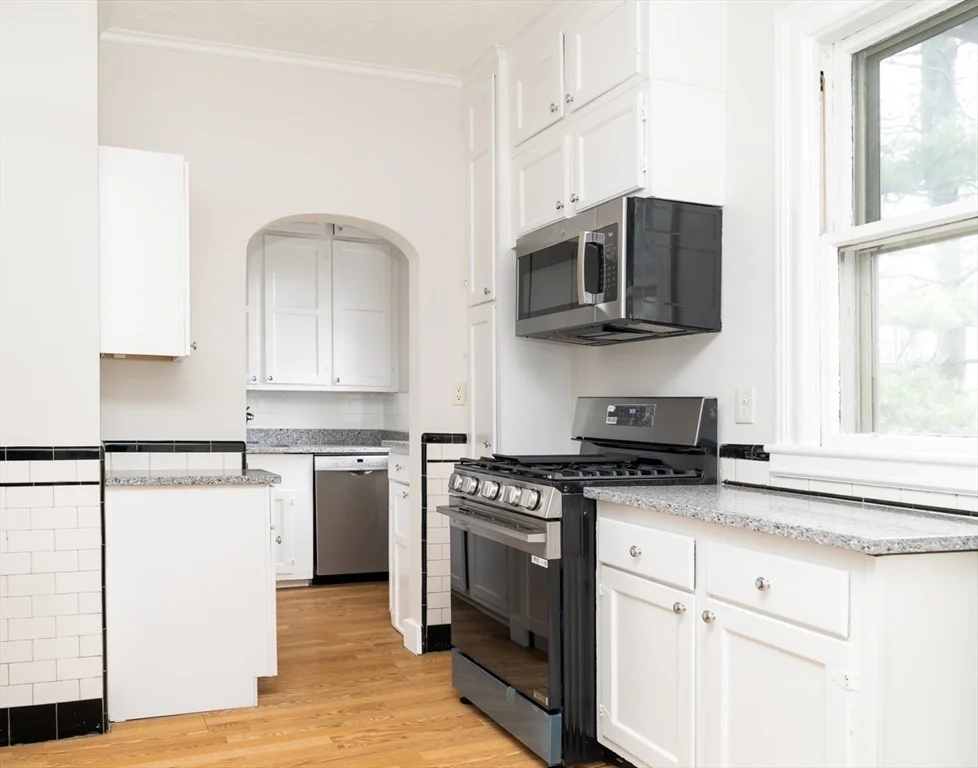2 bed, 1 bath apartment for rent at 79 Naples Unit 1, North Brookline — photo 4 of 16