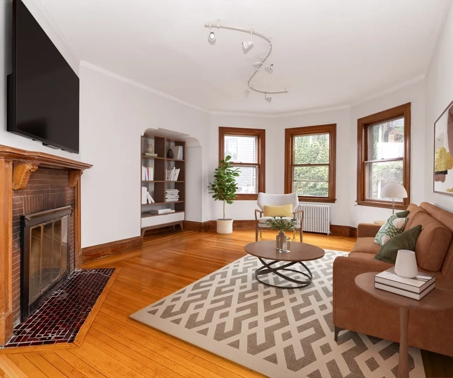 2 bed, 1 bath apartment for rent at 79 Naples Unit 1, North Brookline — photo 2 of 16