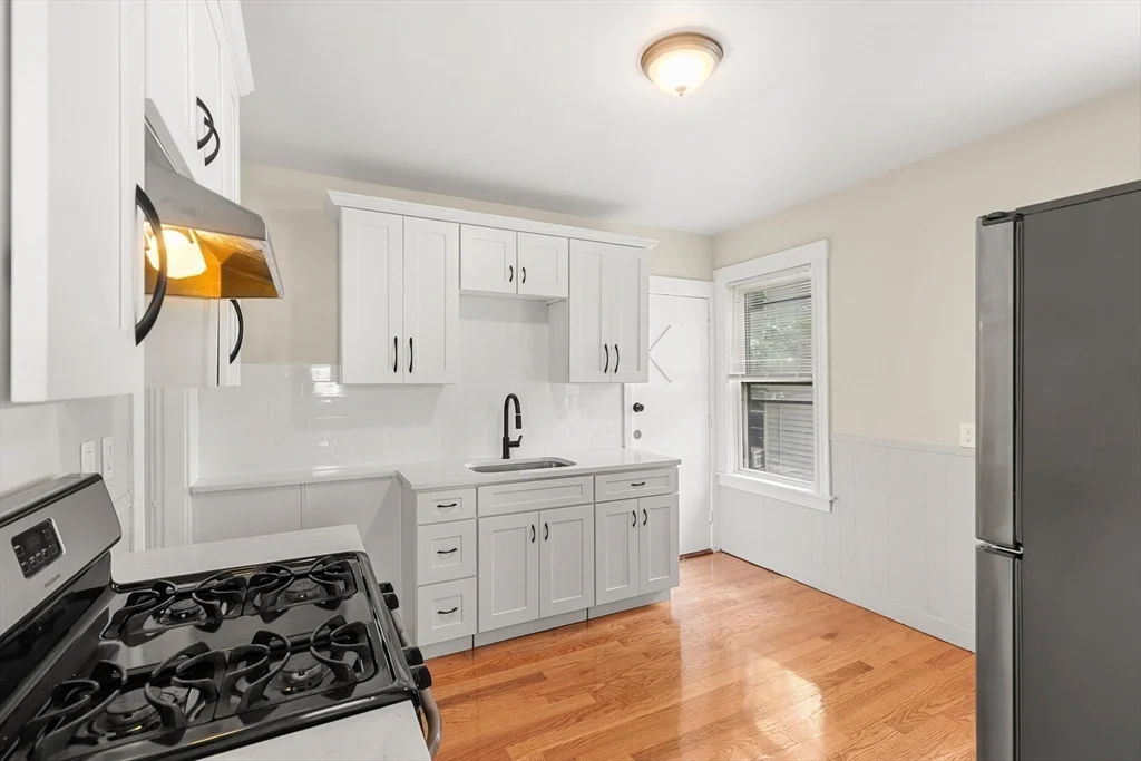 3 bed, 1 bath apartment for rent at 79 Nelson St Unit 1, Dorchester — photo 4 of 27
