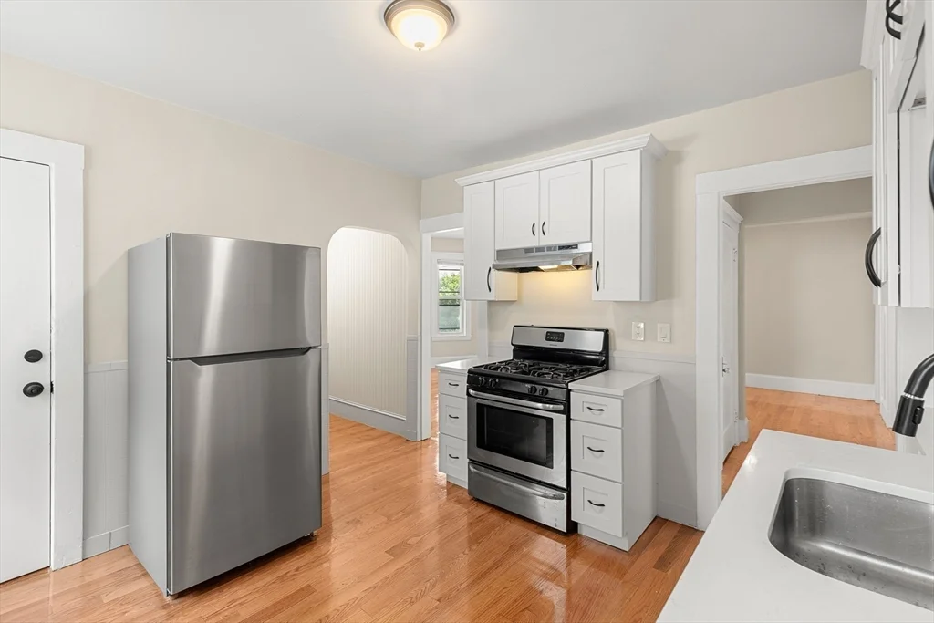 3 bed, 1 bath apartment for rent at 79 Nelson St Unit 1, Dorchester — photo 3 of 27