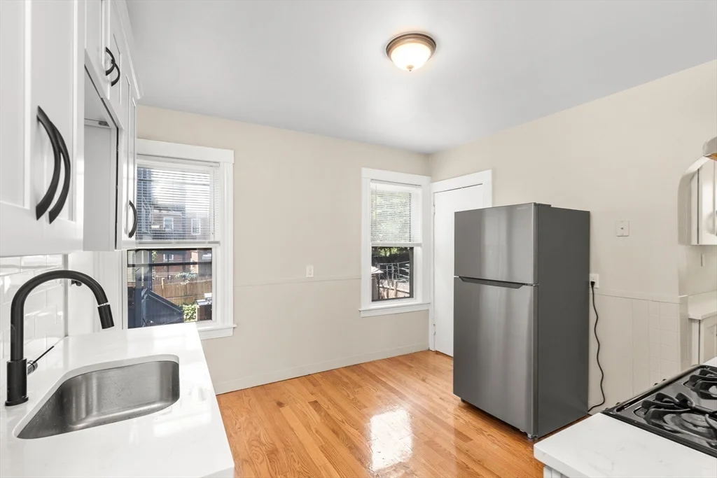 3 bed, 1 bath apartment for rent at 79 Nelson St Unit 1, Dorchester — photo 5 of 27