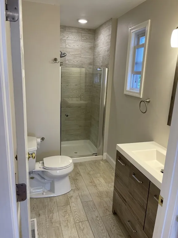 3 bed, 2 bath apartment for rent at 79 Newton St Unit 79, Ward Two — photo 6 of 24