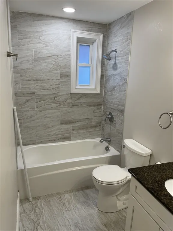 3 bed, 2 bath apartment for rent at 79 Newton St Unit 79, Ward Two — photo 3 of 24
