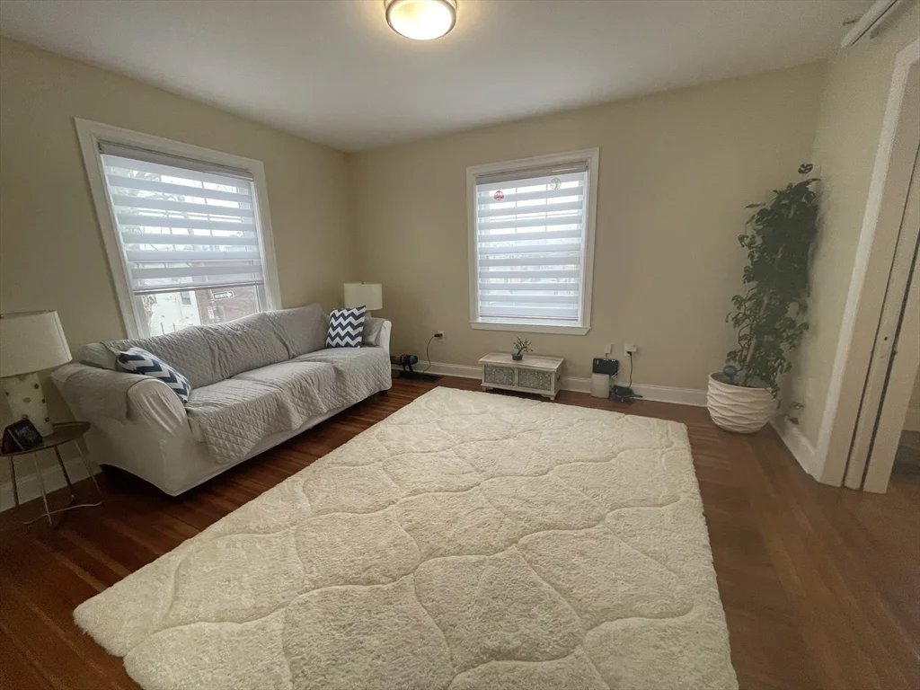 6 bed, 3 bath apartment for rent at 79 Park St, Boston — photo 2 of 18