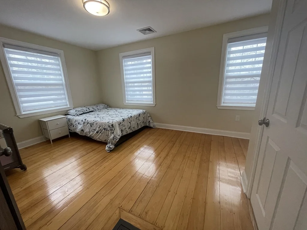 6 bed, 3 bath apartment for rent at 79 Park St, Boston — photo 15 of 18