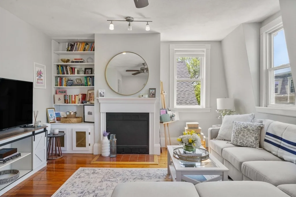2 bed, 1 bath apartment for rent at 79 Pearl St Unit 3, Charlestown — photo 3 of 21