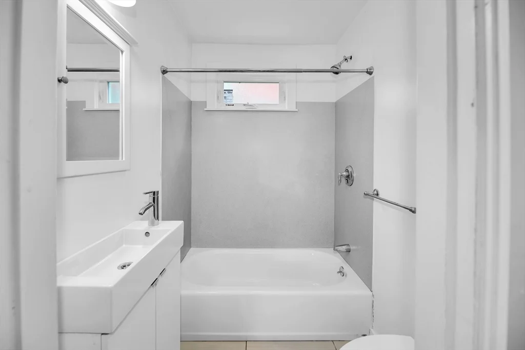 4 bed, 3 bath apartment for rent at 79 Perkins St Unit 1, Jamaica Plain — photo 5 of 19