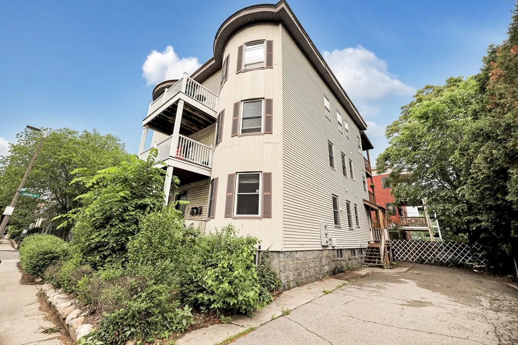 4 bed, 3 bath apartment for rent at 79 Perkins St Unit 1, Jamaica Plain — photo 19 of 19