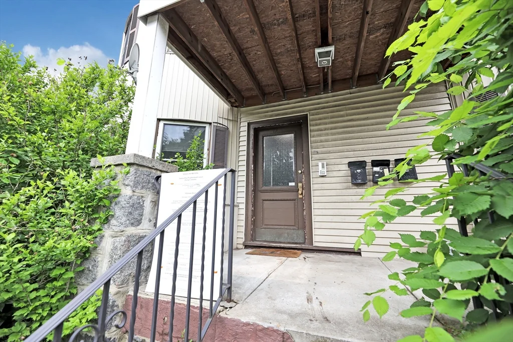 4 bed, 3 bath apartment for rent at 79 Perkins St Unit 1, Jamaica Plain — photo 18 of 19