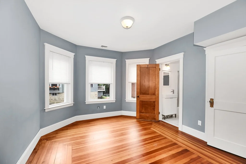 4 bed, 3 bath apartment for rent at 79 Perkins St Unit 1, Jamaica Plain — photo 4 of 19