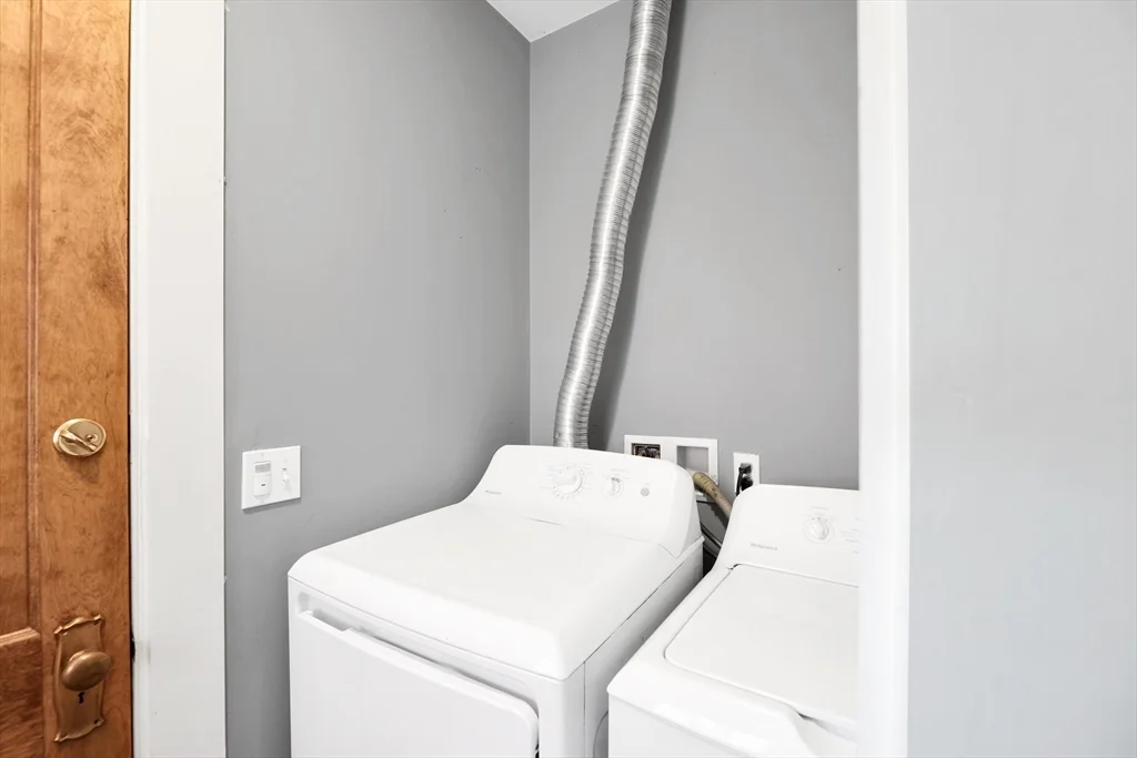4 bed, 3 bath apartment for rent at 79 Perkins St Unit 1, Jamaica Plain — photo 3 of 19
