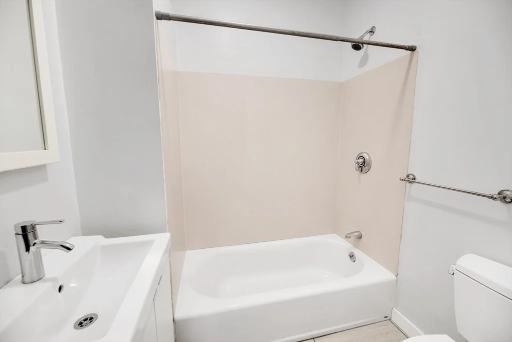 4 bed, 3 bath apartment for rent at 79 Perkins St Unit 1, Jamaica Plain — photo 10 of 19
