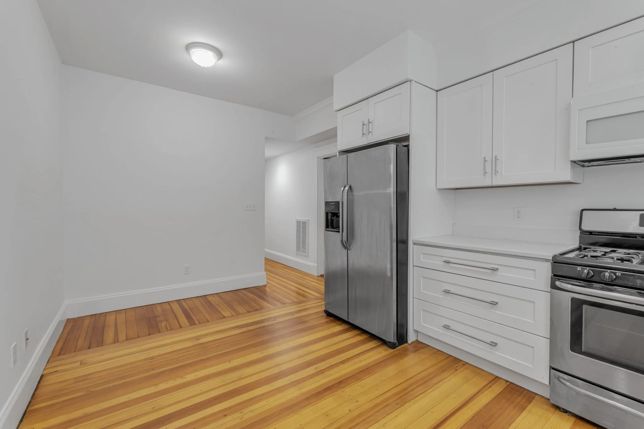 4 bed, 3 bath apartment for rent at 79 Perkins St Unit 2, Jamaica Plain — photo 3 of 17
