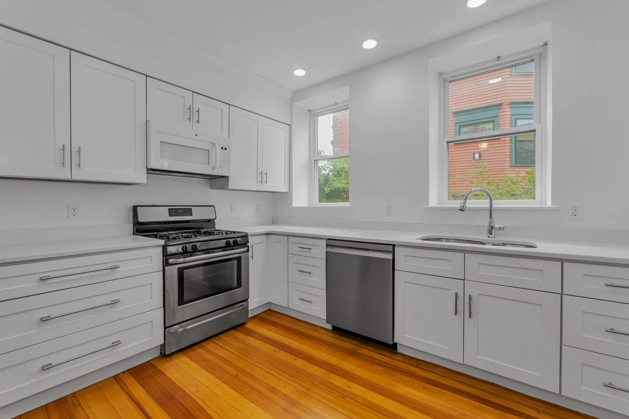 4 bed, 3 bath apartment for rent at 79 Perkins St Unit 2, Jamaica Plain — photo 2 of 17