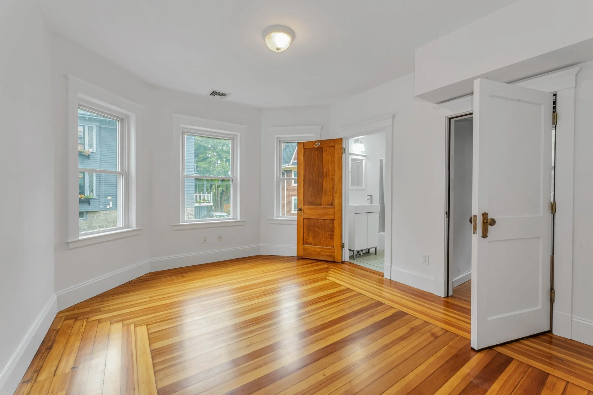 4 bed, 3 bath apartment for rent at 79 Perkins St Unit 2, Jamaica Plain — photo 13 of 17