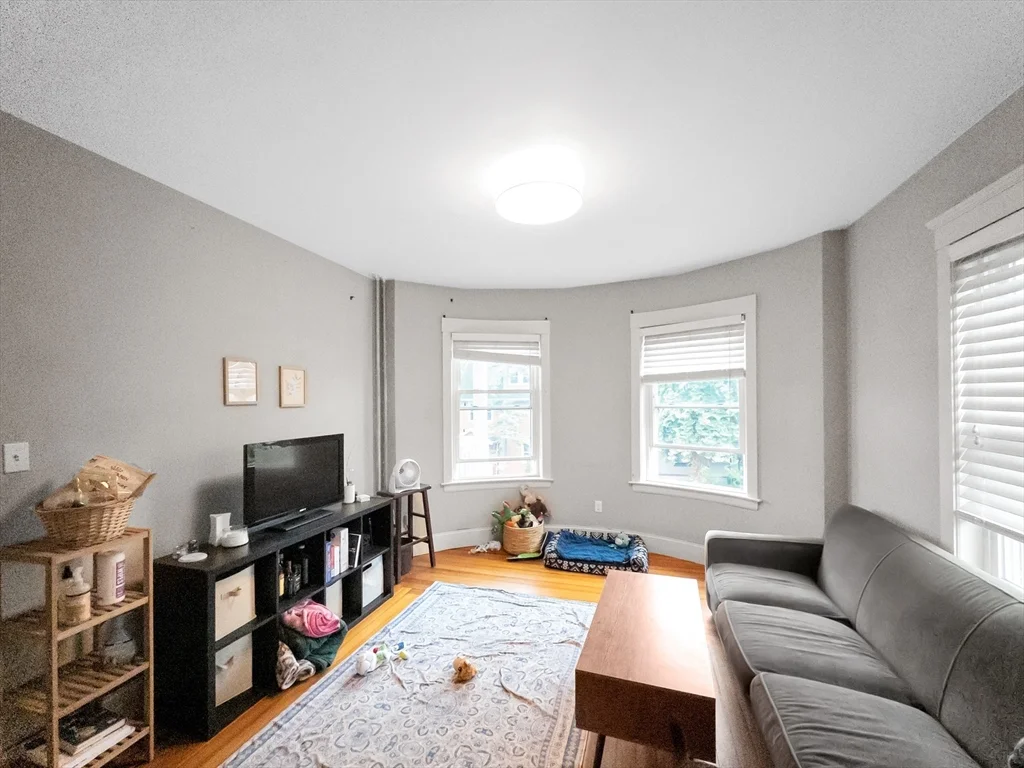 4 bed, 3 bath apartment for rent at 79 Perkins St Unit 2, Jamaica Plain — photo 11 of 19