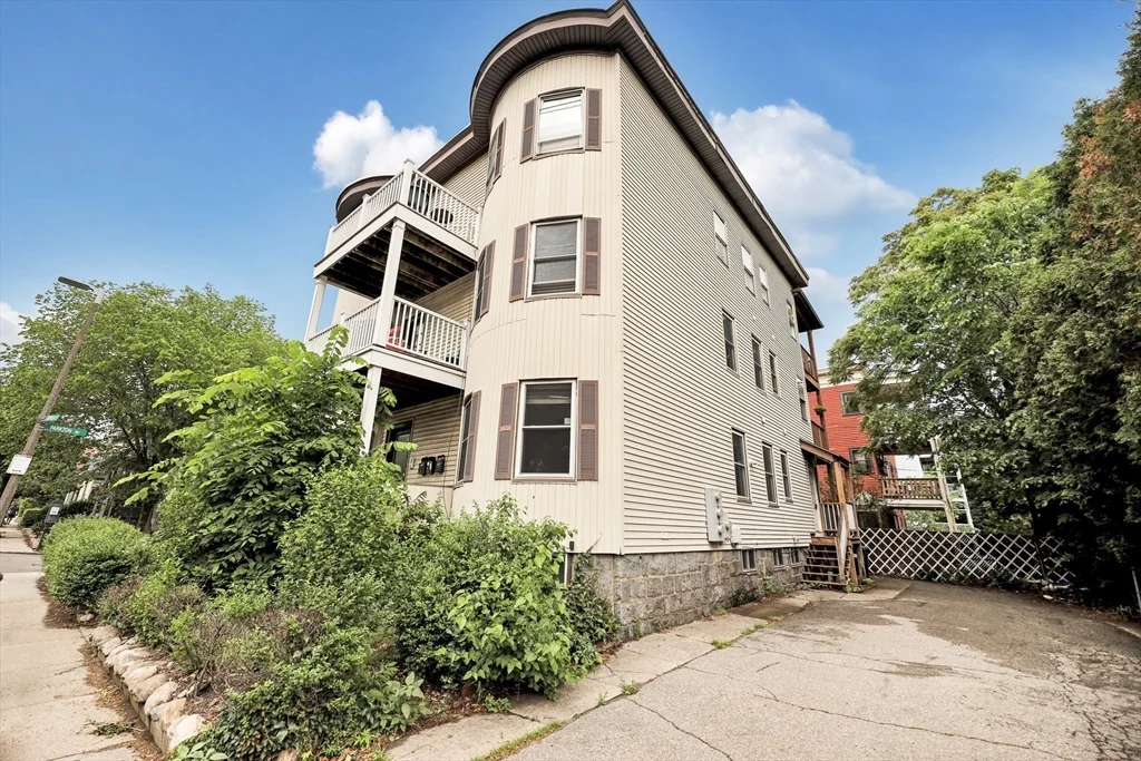 4 bed, 3 bath apartment for rent at 79 Perkins St Unit 2, Jamaica Plain — photo 19 of 19