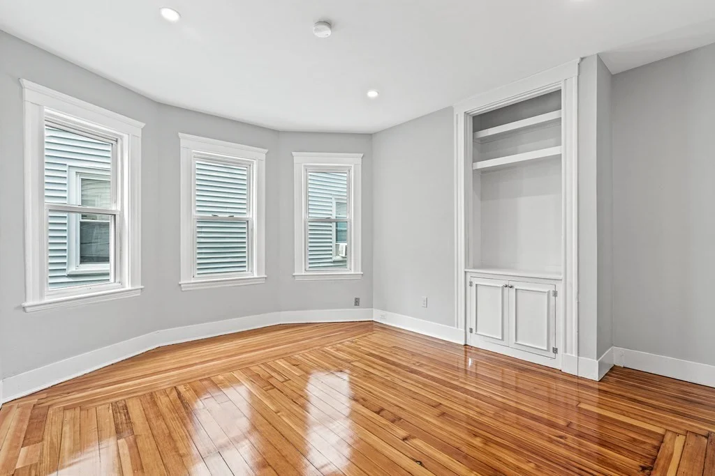 4 bed, 1 bath apartment for rent at 79 Pleasant St Unit 2A, Dorchester — photo 3 of 11