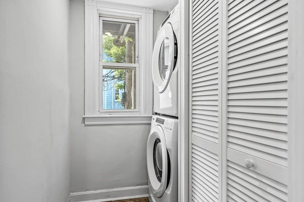 4 bed, 1 bath apartment for rent at 79 Pleasant St Unit 2A, Dorchester — photo 10 of 11