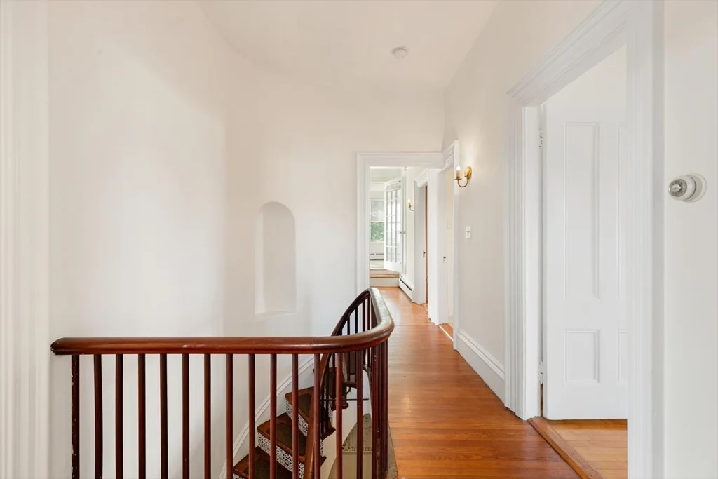 2 bed, 2 bath apartment for rent at 79 Prospect Unit 2, Gloucester — photo 4 of 27