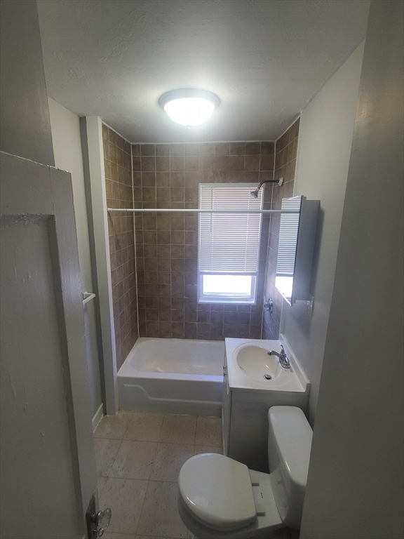 2 bed, 1 bath apartment for rent at 79 Rosseter St Unit 3, Dorchester — photo 4 of 13