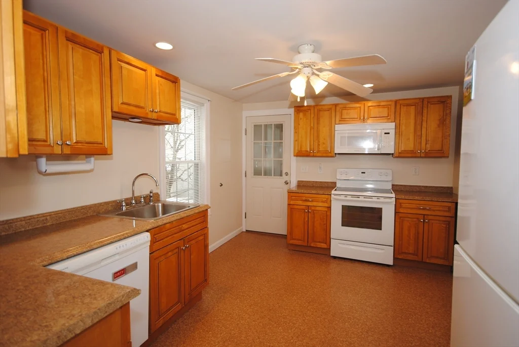 2 bed, 1 bath apartment for rent at 79 School St Unit 79, Northbridge — photo 1 of 19