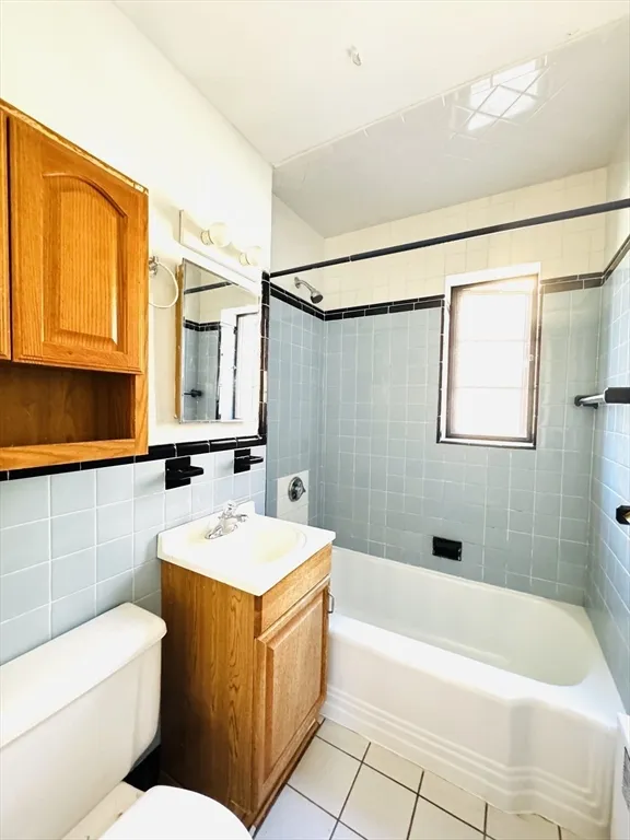 2 bed, 1 bath apartment for rent at 79 Sutherland Rd Unit 3, Brighton — photo 10 of 17