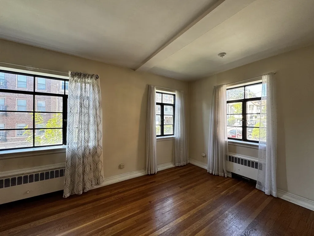 2 bed, 1 bath apartment for rent at 79 Sutherland Rd Unit 3, Brighton — photo 6 of 17