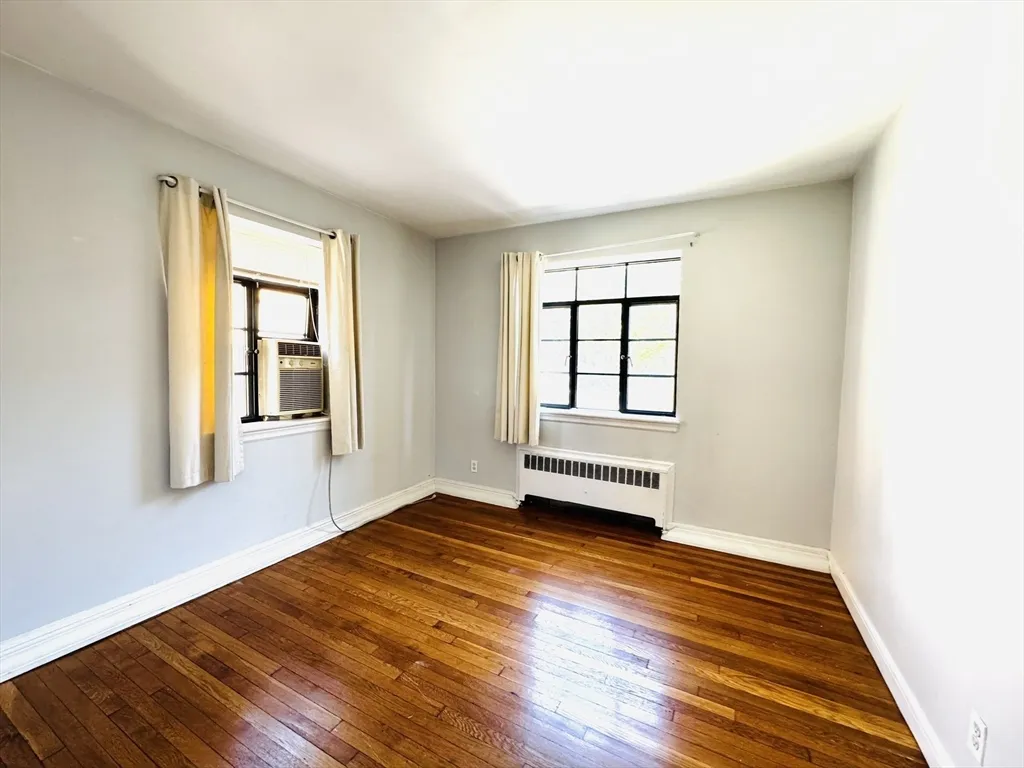 2 bed, 1 bath apartment for rent at 79 Sutherland Rd Unit 3, Brighton — photo 8 of 17
