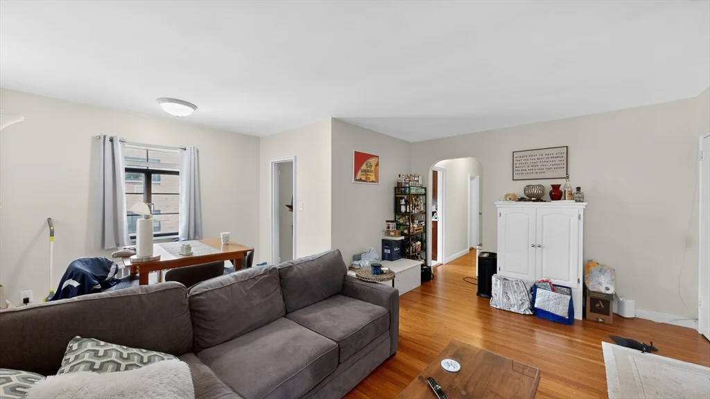 2 bed, 1 bath apartment for rent at 79 Sutherland Rd Unit 5, Brighton — photo 5 of 13