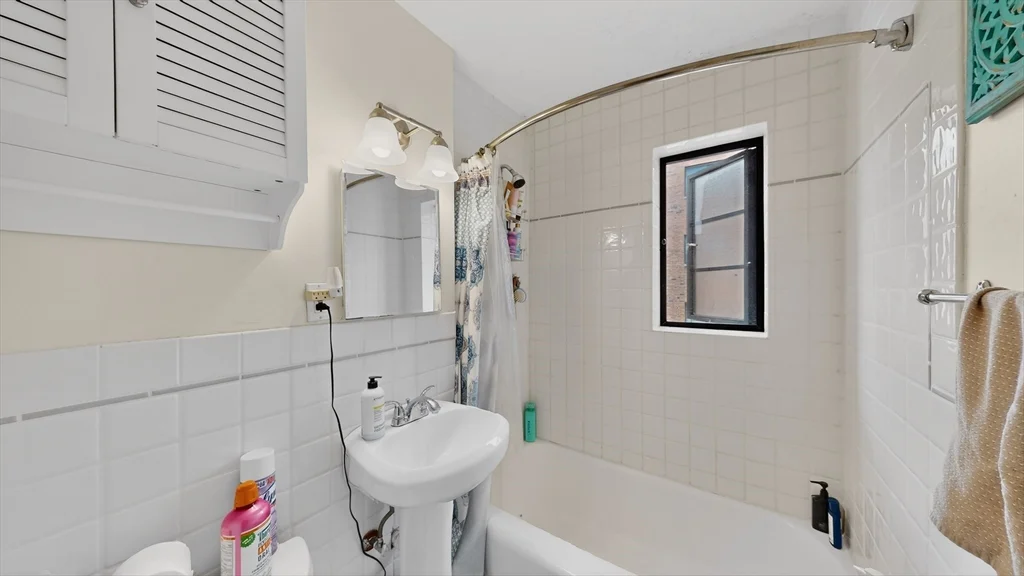 2 bed, 1 bath apartment for rent at 79 Sutherland Rd Unit 5, Brighton — photo 13 of 13