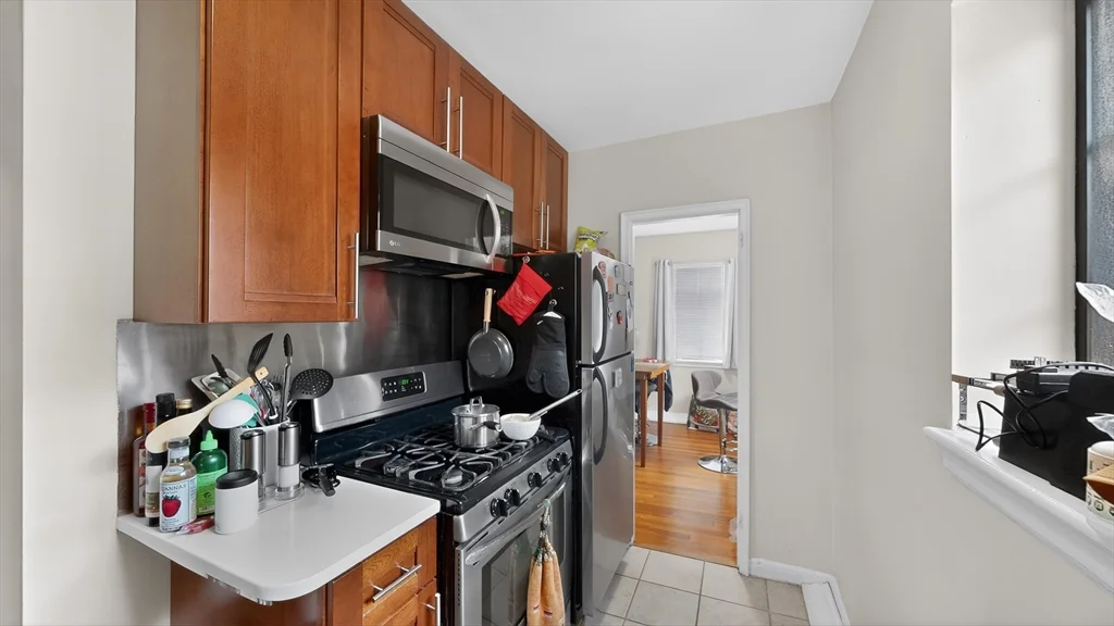 2 bed, 1 bath apartment for rent at 79 Sutherland Rd Unit 5, Brighton — photo 9 of 13