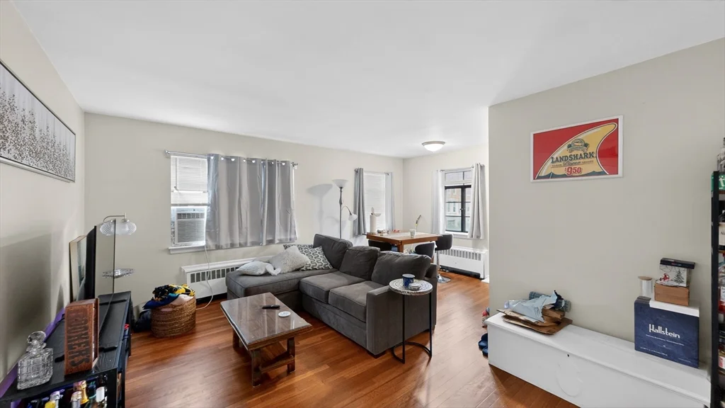 2 bed, 1 bath apartment for rent at 79 Sutherland Rd Unit 5, Brighton — photo 4 of 13