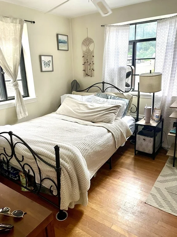 2 bed, 1 bath apartment for rent at 79 Sutherland Unit 1, Brighton — photo 4 of 6