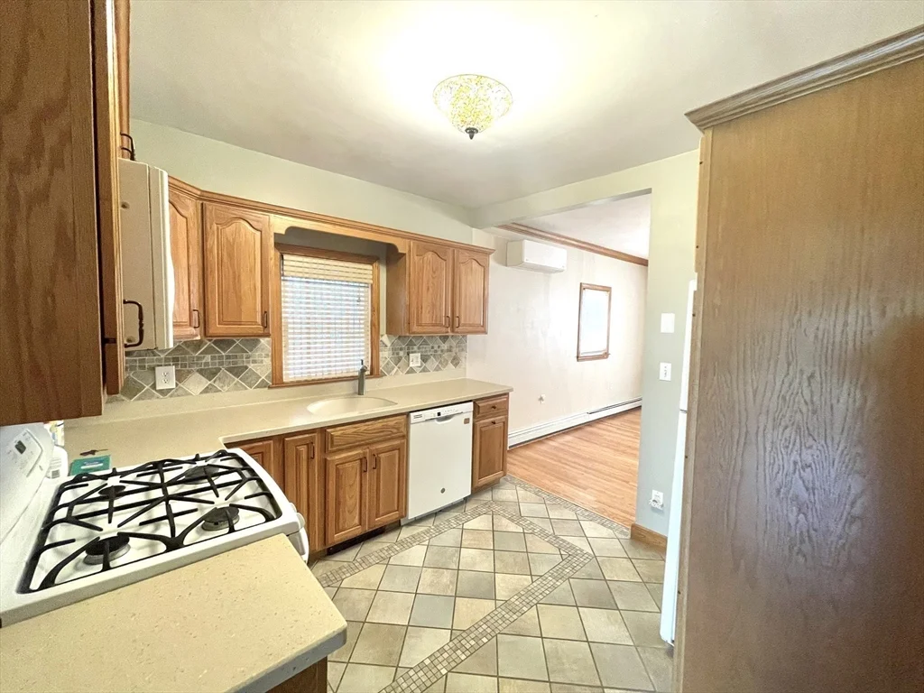2 bed, 1 bath apartment for rent at 79 Temple Unit 1, Abington — photo 4 of 20