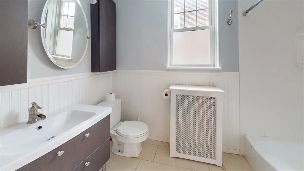 2 bed, 1 bath apartment for rent at 79 Thatcher St Unit 2, Coolidge Corner — photo 12 of 13