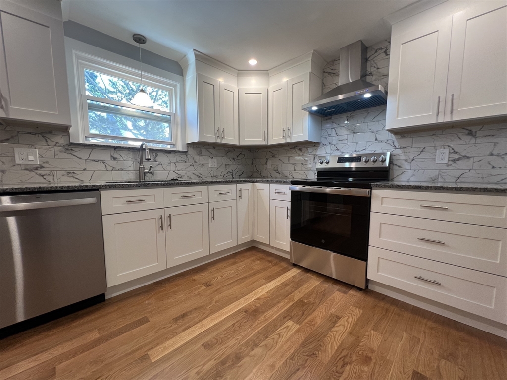3 bed, 2 bath apartment for rent at 79 Walnut St Unit 2, Belmont — photo 1 of 28