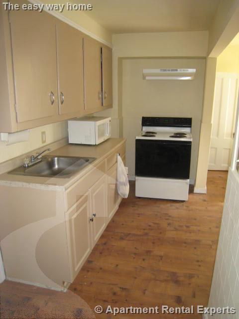 1 bed, 1 bath apartment for rent at 79 Walnut St Unit 2R, Prospect Hill — photo 2 of 7