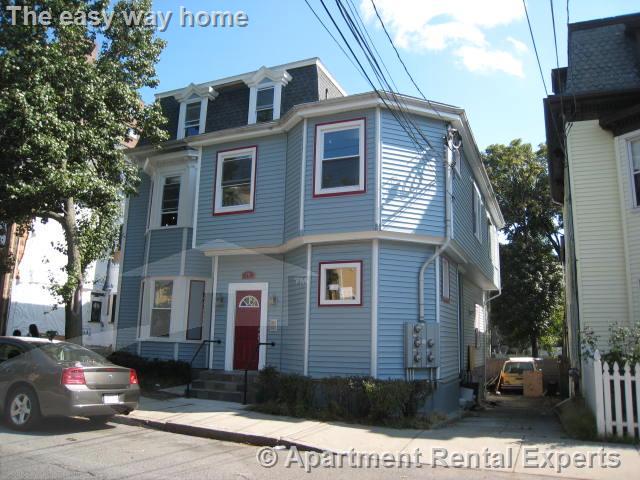1 bed, 1 bath apartment for rent at 79 Walnut St Unit 2R, Prospect Hill