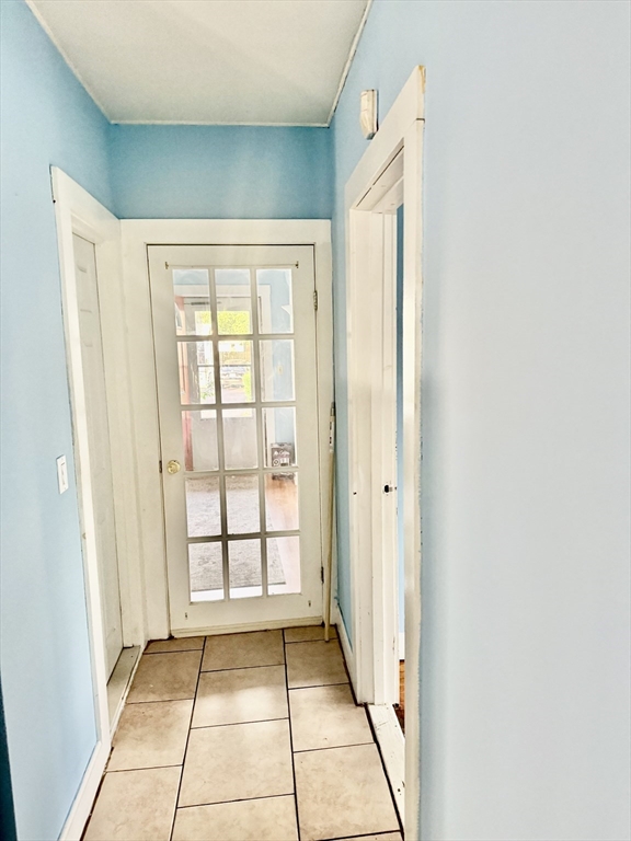 3 bed, 1 bath apartment for rent at 79 Weeler Ave Unit 1, Brockton — photo 9 of 13