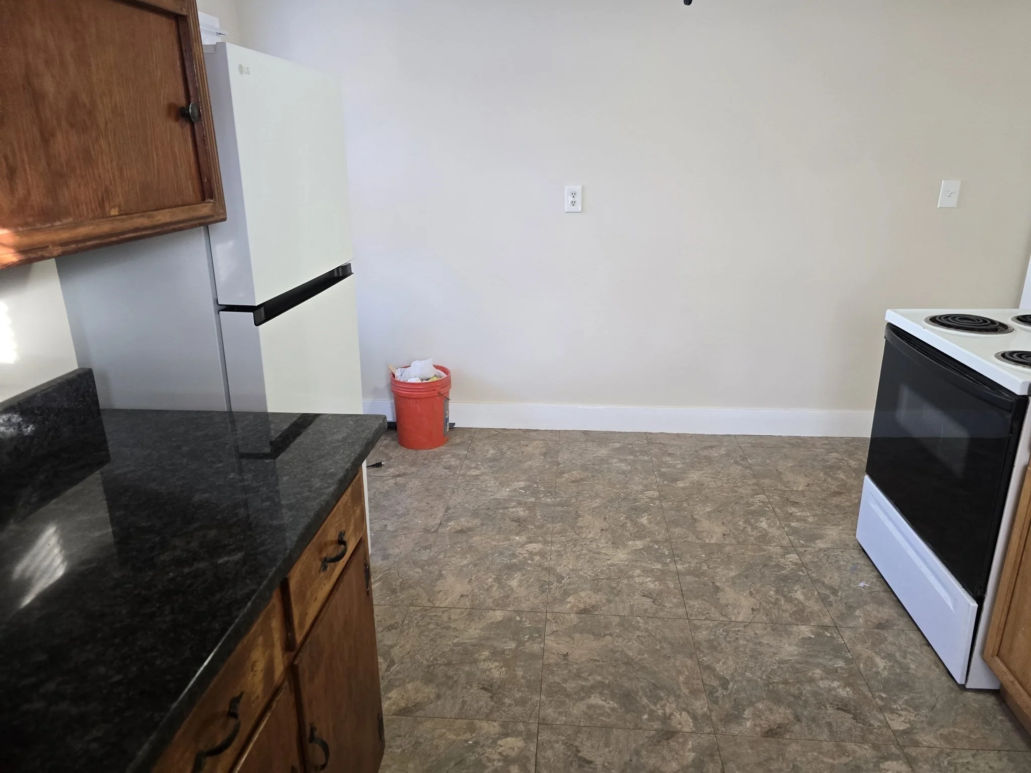 2 bed, 1 bath apartment for rent at 79 Wilson Ave Unit 3, Framingham — photo 2 of 6