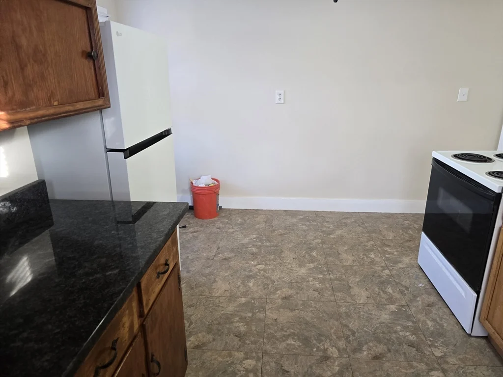 2 bed, 1 bath apartment for rent at 79 Wilson Ave Unit 3, Framingham — photo 11 of 11