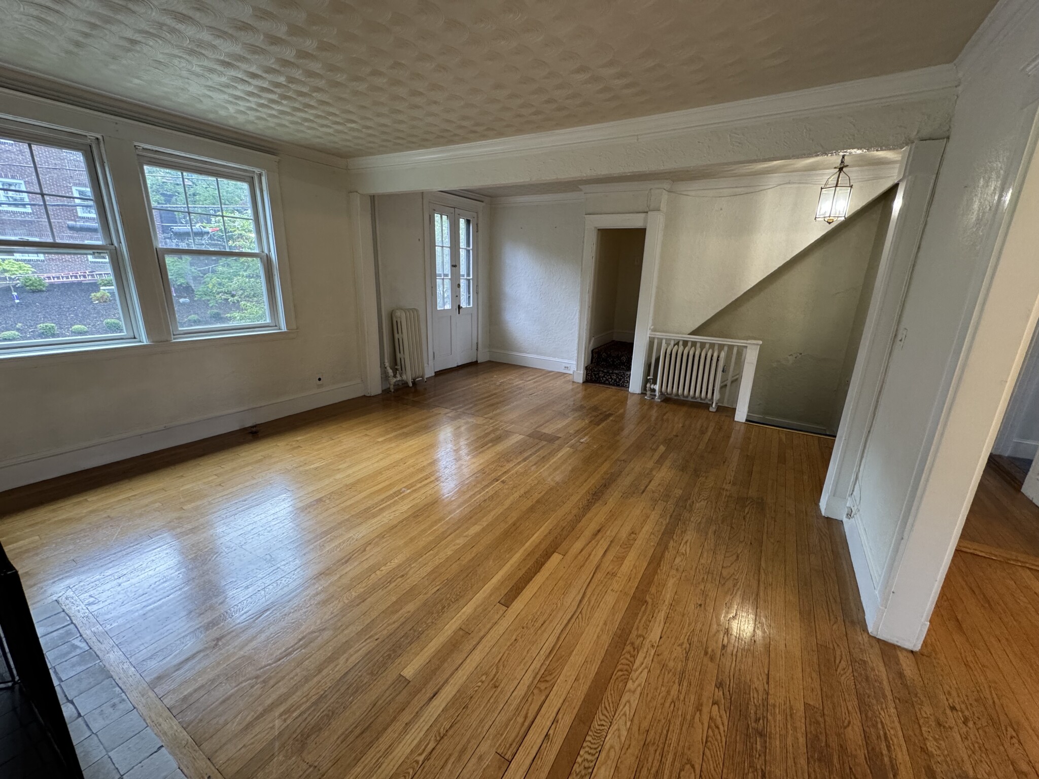 3 bed, 1 bath apartment for rent at 79 Winthrop Rd Unit 2, Washington Square
